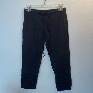 Da-Nang Black Capris with Drawstring